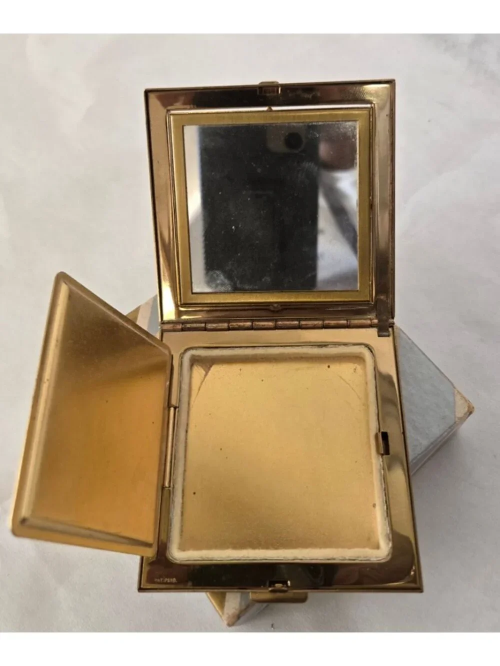 Vintage Volupte Ridged Mirrored Make-up Compact MCM Design Beauty 3x3 USA made